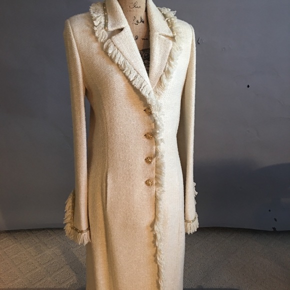 St. John Collection Other - Bundle St John Collection cream coat w skirt👀
